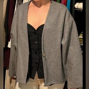 NWT ZARA WOOD COAT SIZE L
🚨PRICE FIRM NO DISCOUNT